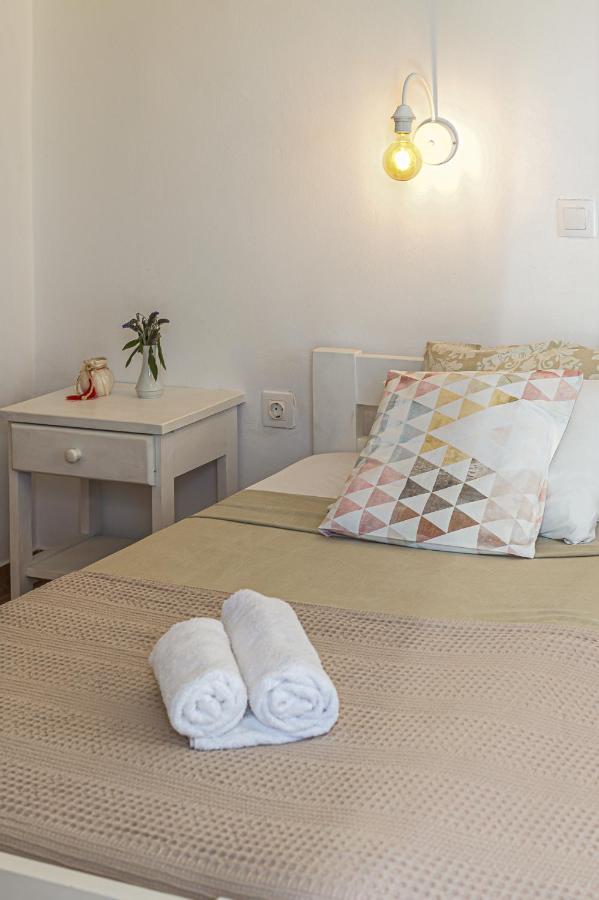 Dahlia Apartments And Studios Alikí Екстериор снимка