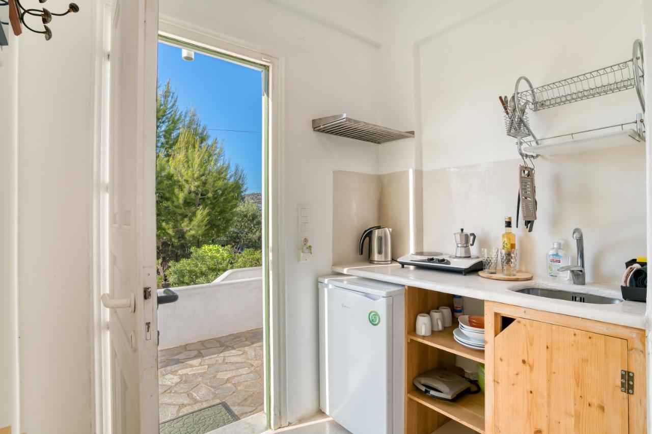 Dahlia Apartments And Studios Alikí Екстериор снимка