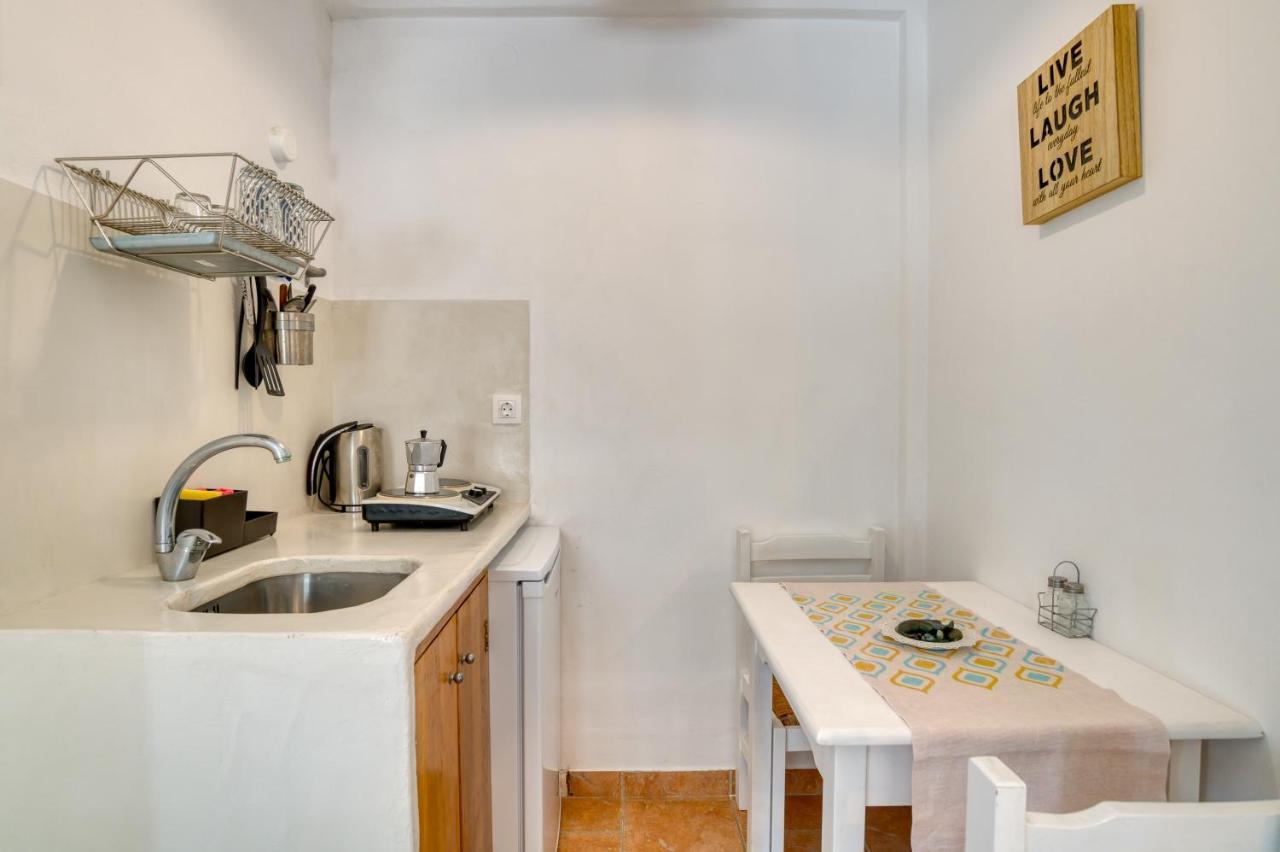 Dahlia Apartments And Studios Alikí Екстериор снимка