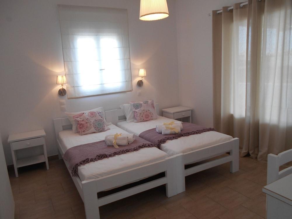 Dahlia Apartments And Studios Alikí Екстериор снимка
