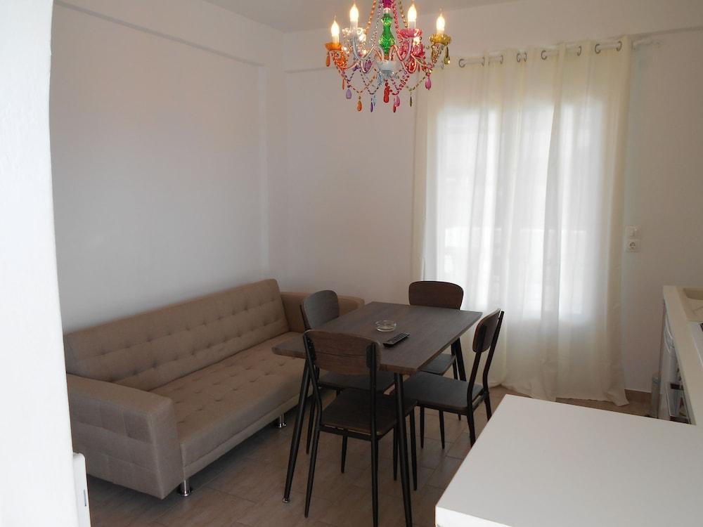 Dahlia Apartments And Studios Alikí Екстериор снимка