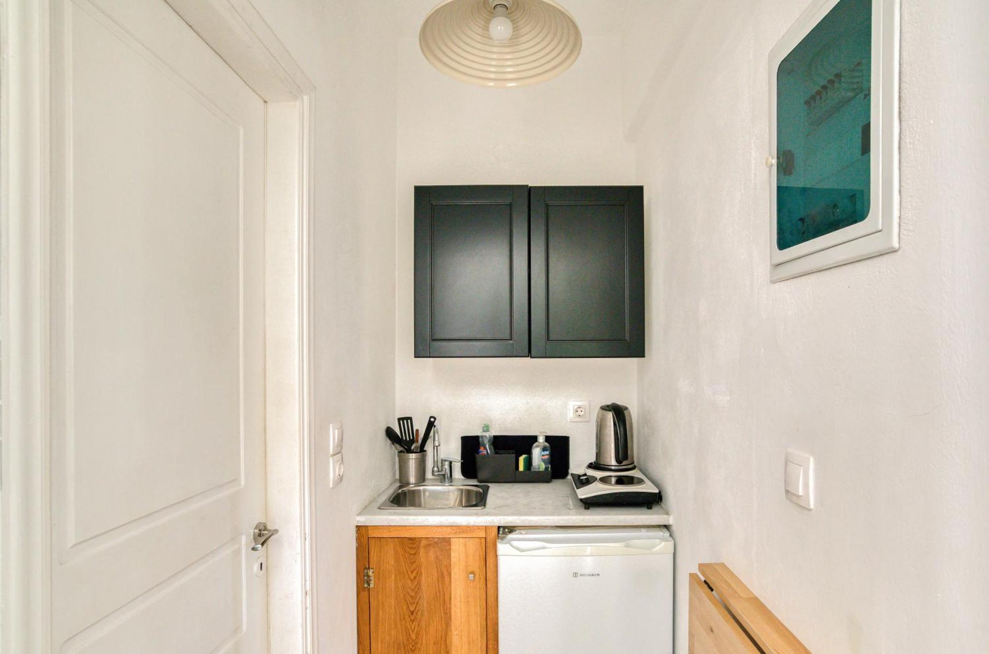 Dahlia Apartments And Studios Alikí Екстериор снимка